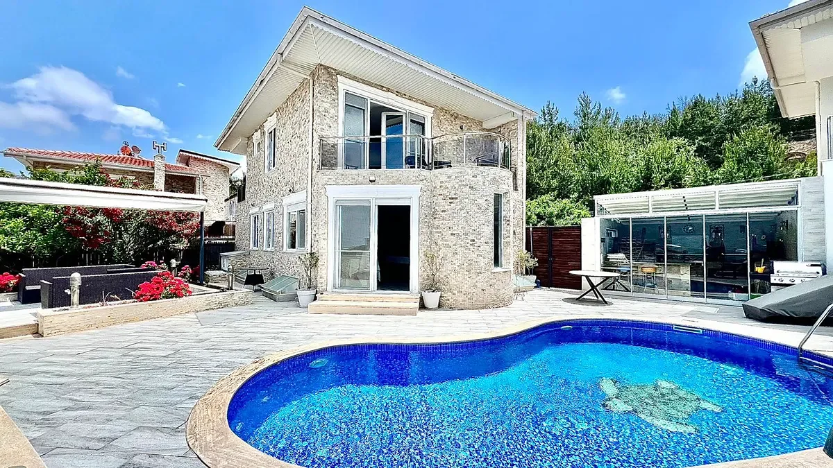 5-bedroom villa in Kargicak | WH-4418F856 — property photo 1