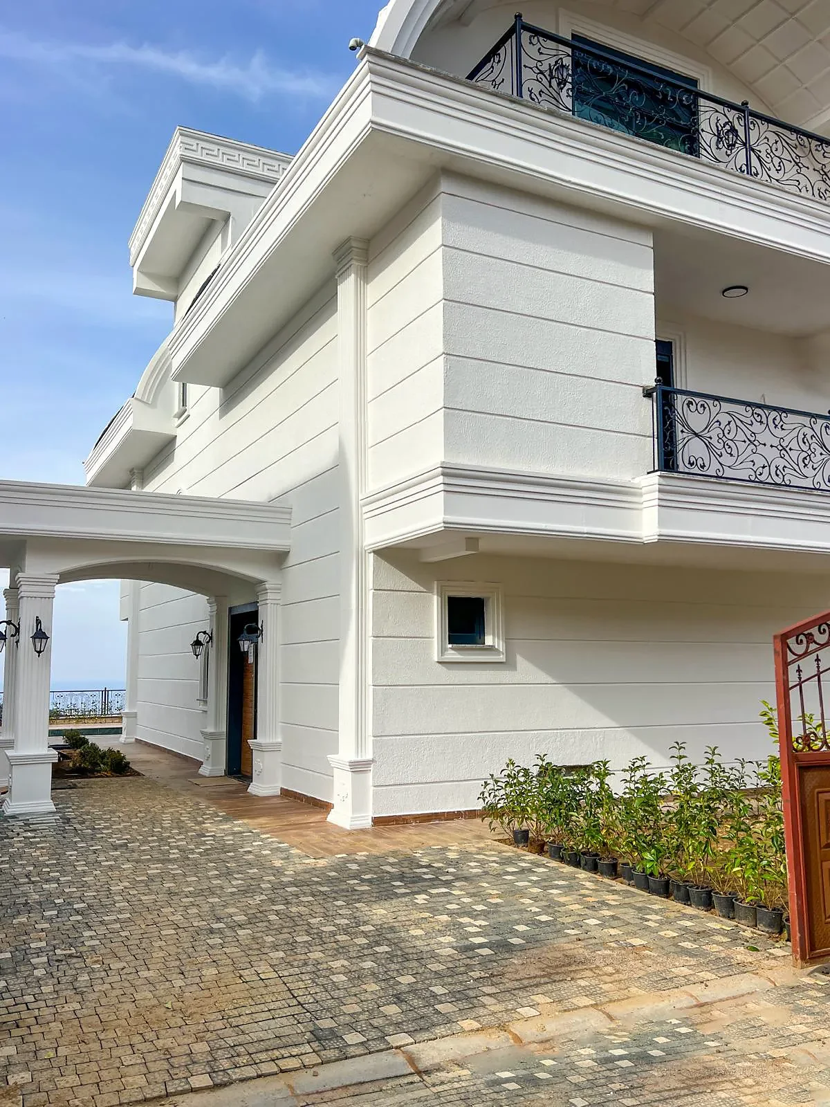 6-bedroom villa in Kargicak | WH-5DA83B5A — property photo 1