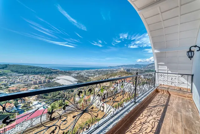 6-bedroom villa in Kargicak | WH-5DA83B5A — property photo 3