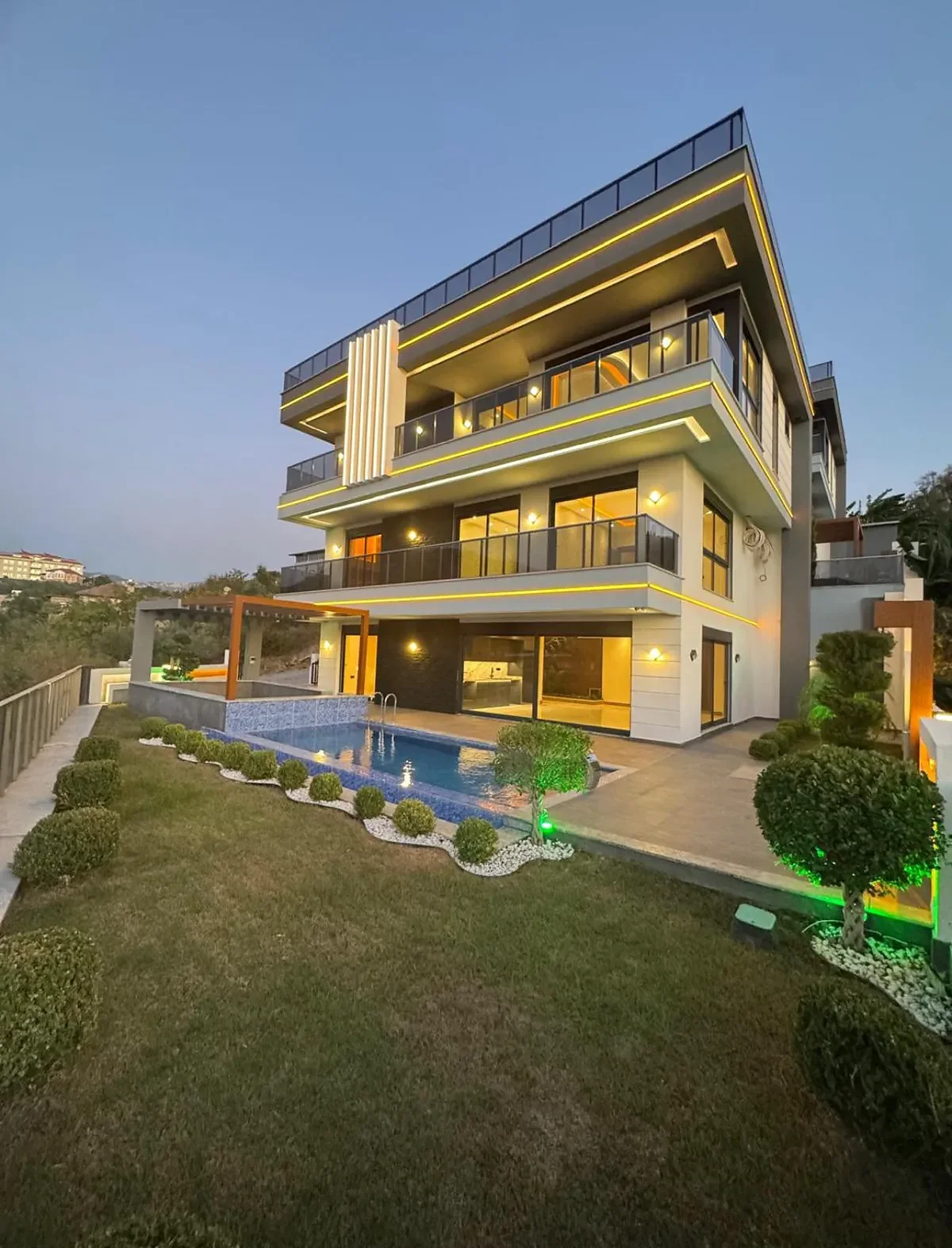 6-bedroom villa in Kargicak | WH-B532403D — property photo 1
