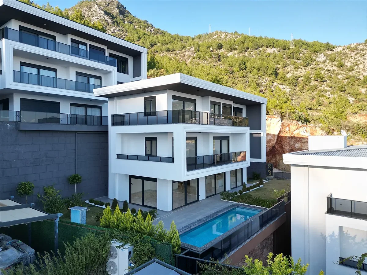 5-bedroom villa in Tepe | WH-AB84E3CB — property photo 1